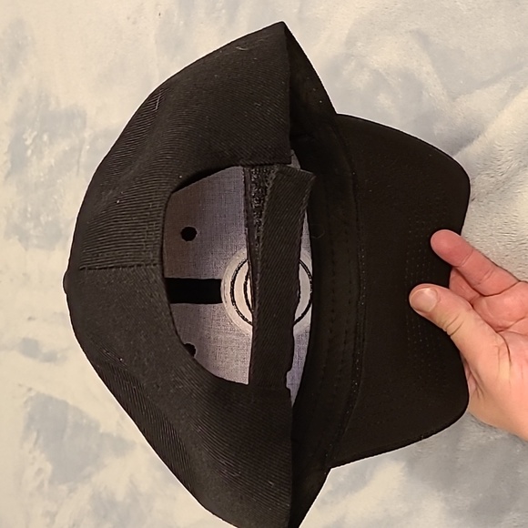 Detroit Pistons black hat - Picture 4 of 9